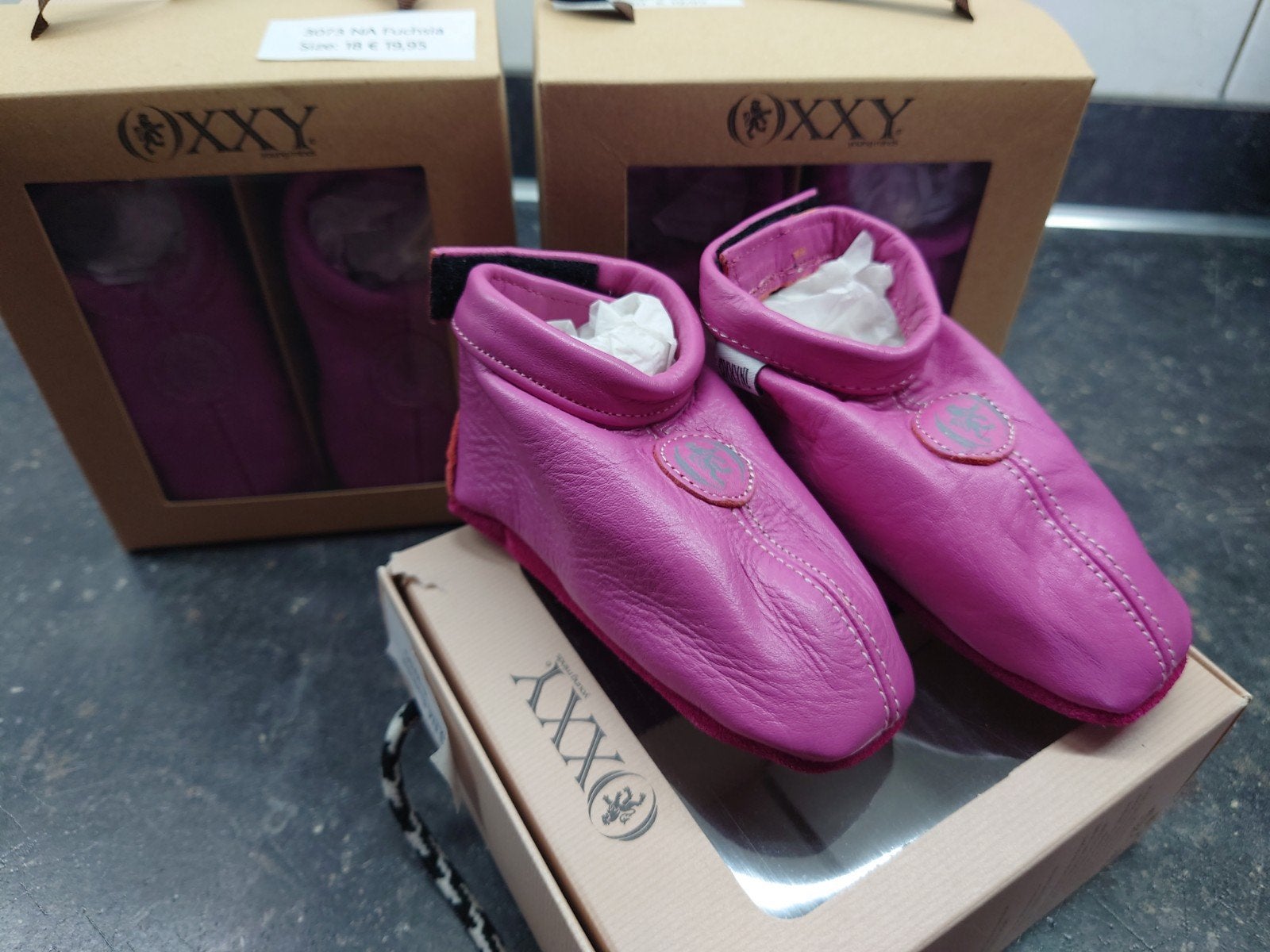 Nieuw Fuchia OXXY babyslofjes met klittenband mt 18 of 20, Meisje, Schoenen, Nieuw, Ophalen of Verzenden