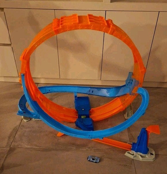 Hot wheels loopingbaan, Kinderen en Baby's, Speelgoed | Racebanen, Ophalen of Verzenden, Handmatig, Hot Wheels