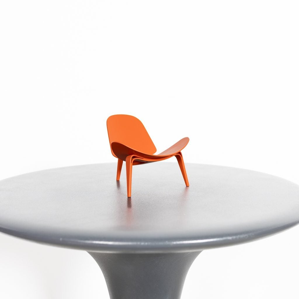 Vitra Miniatuur CH07 Shell Chair Oranje Kunststof, Niet ingevuld, Zo goed als nieuw, Niet ingevuld, Niet ingevuld