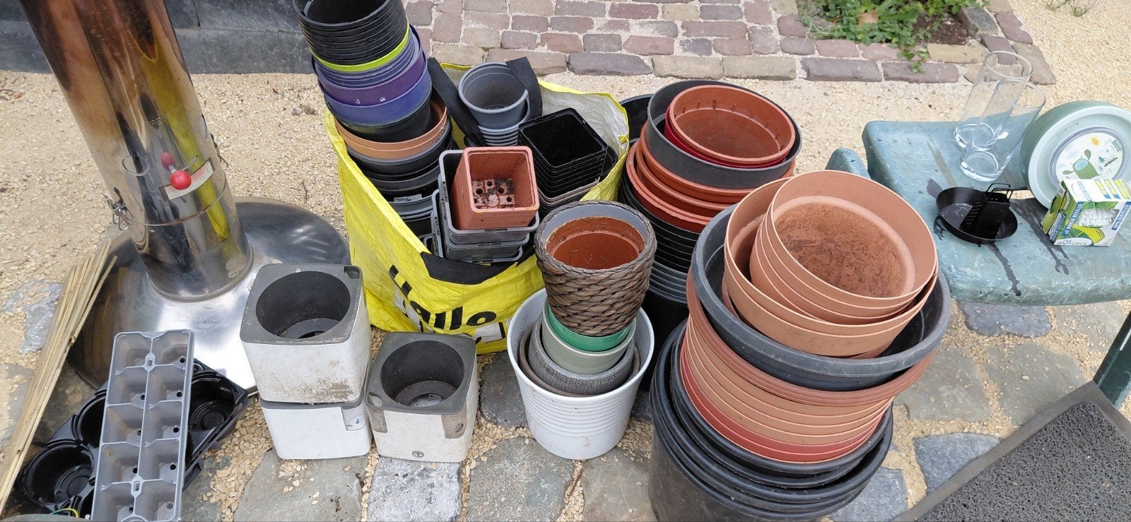 Gratis: plantenpotten, diverse maten, Ophalen, Gebruikt, Rond, Balkon