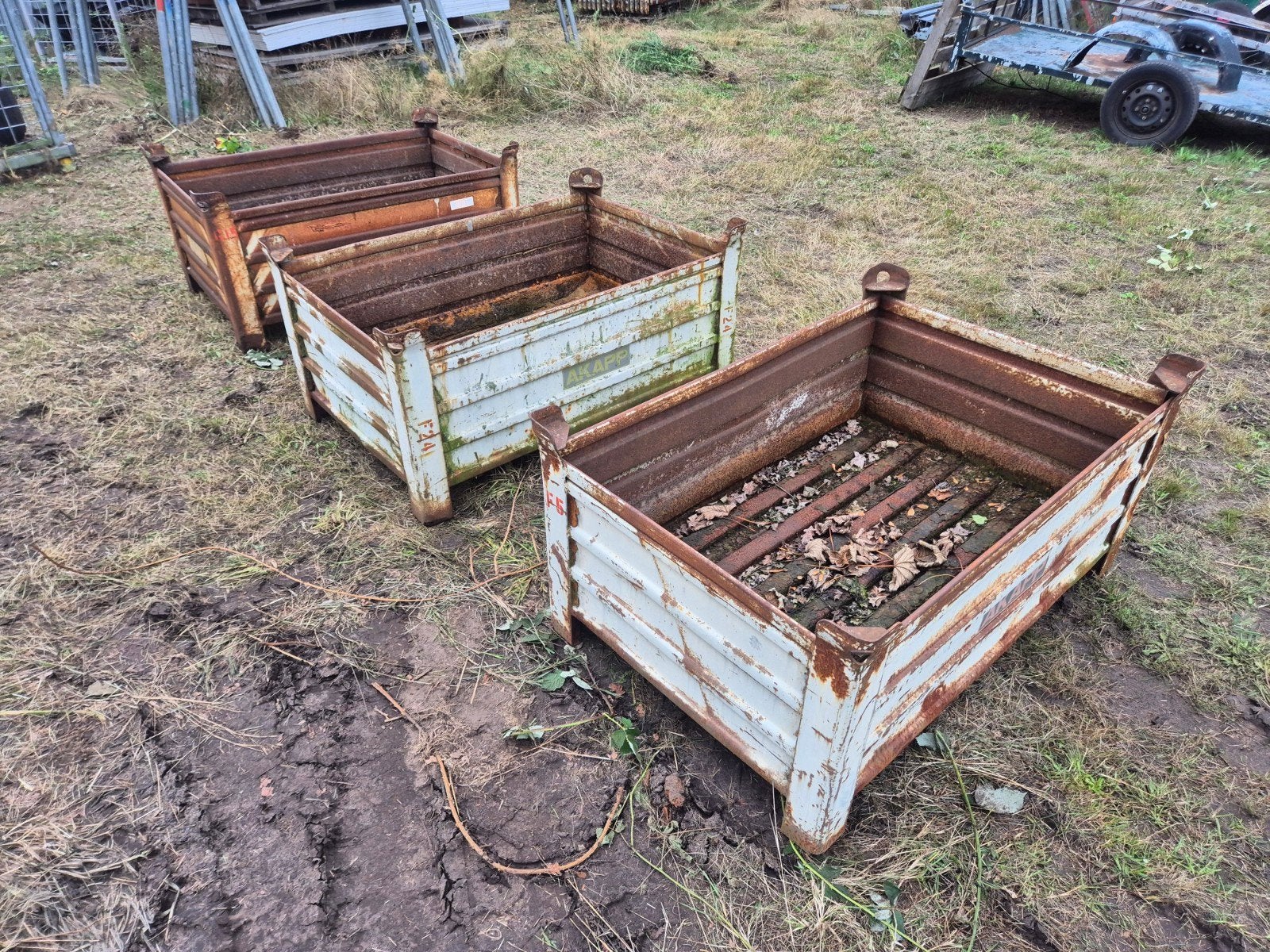 3x Stalen Stapelbakken Kratten met Hijsogen, Gebruikt, ., Ophalen of Verzenden, .