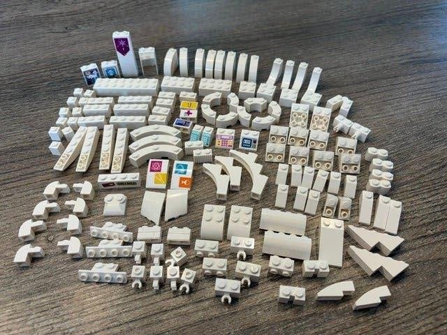 lego friends, moc div.  basis blokjes wit  (zie foto's), Ophalen of Verzenden, Zo goed als nieuw, Losse stenen, Lego