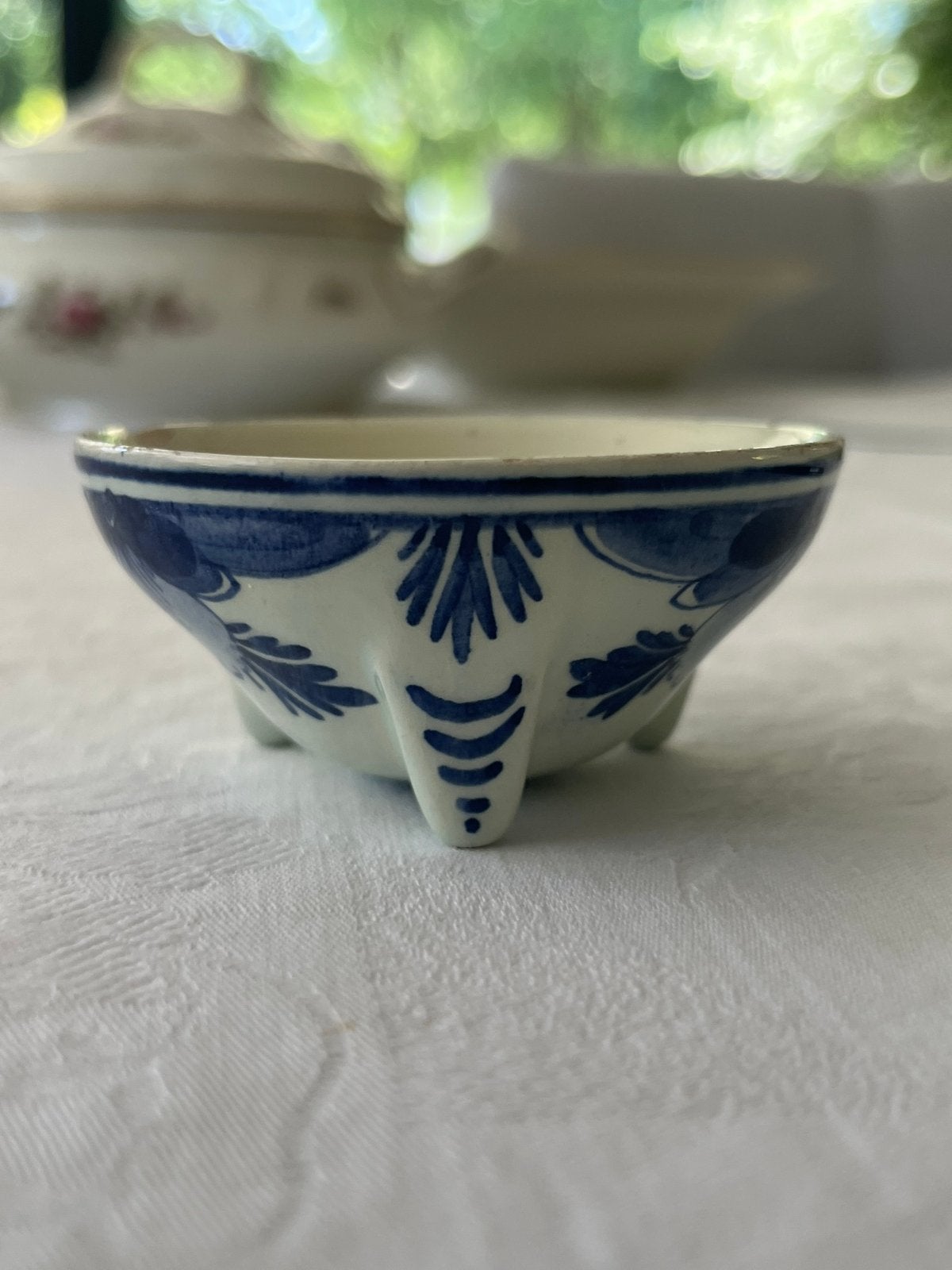 Klein Delftsblauw schaaltje op pootjes, diameter 6,5 cm, Ophalen of Verzenden