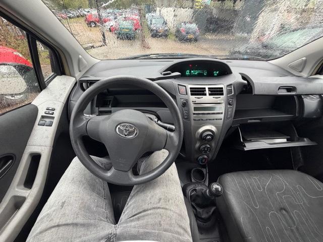 Toyota Yaris 1.3 VVTi Comfort Dealeronderhouden Airco 1Eigen, Auto's, Toyota, Voorwielaandrijving, 4 cilinders, Bedrijf, Handgeschakeld