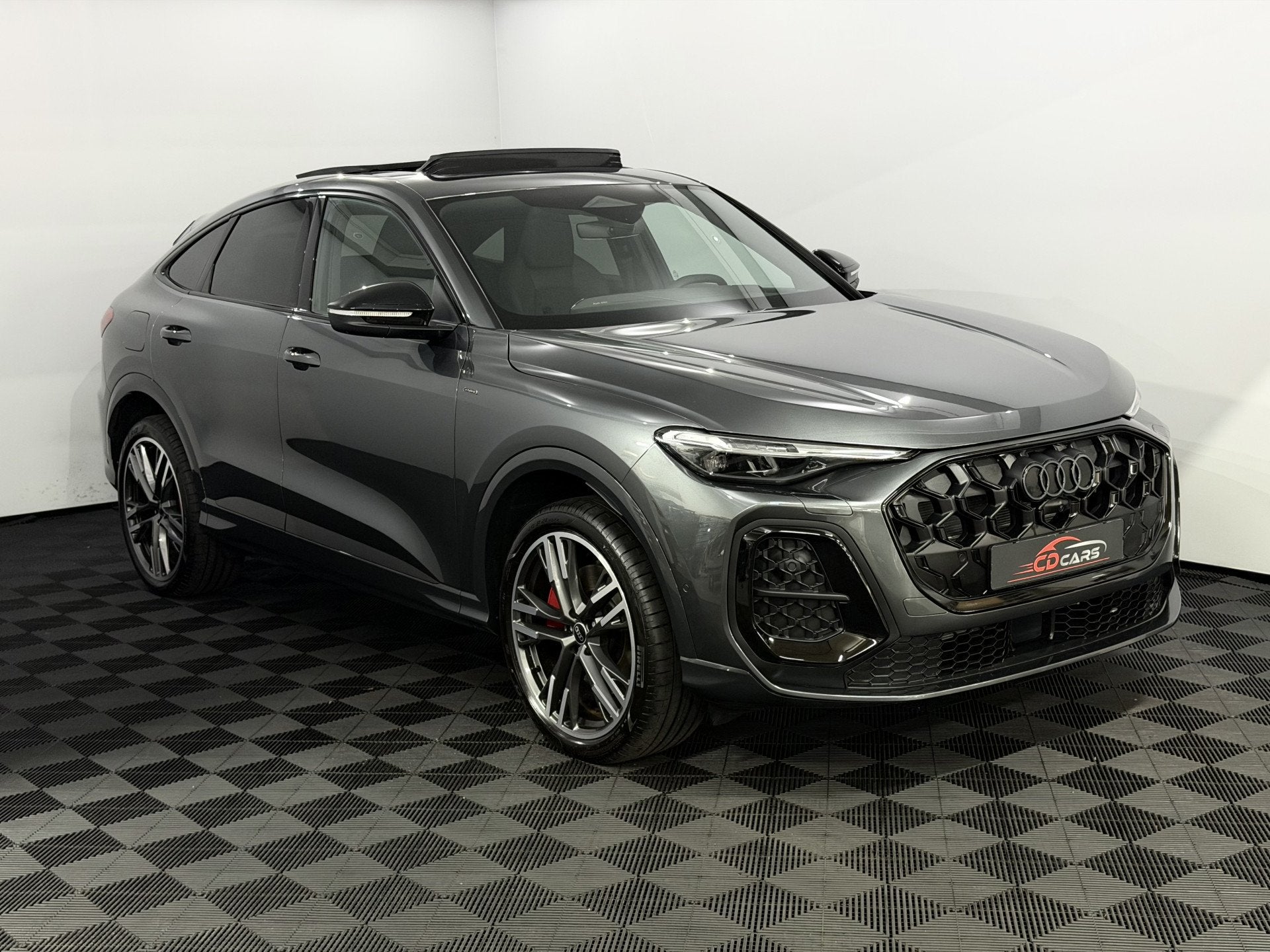 Audi Q5 Sportback Sportback 2.0 e-hybrid 55 quattro 367 PK R, Automaat, Gebruikt, 4 cilinders, Bedrijf