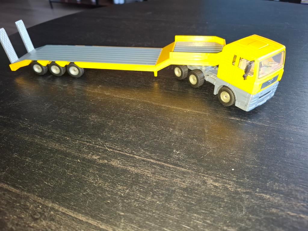 Siku M.A.N. vrachtwagen met dieplader, Ophalen of Verzenden, Gebruikt, 1:50 of kleiner, Truck