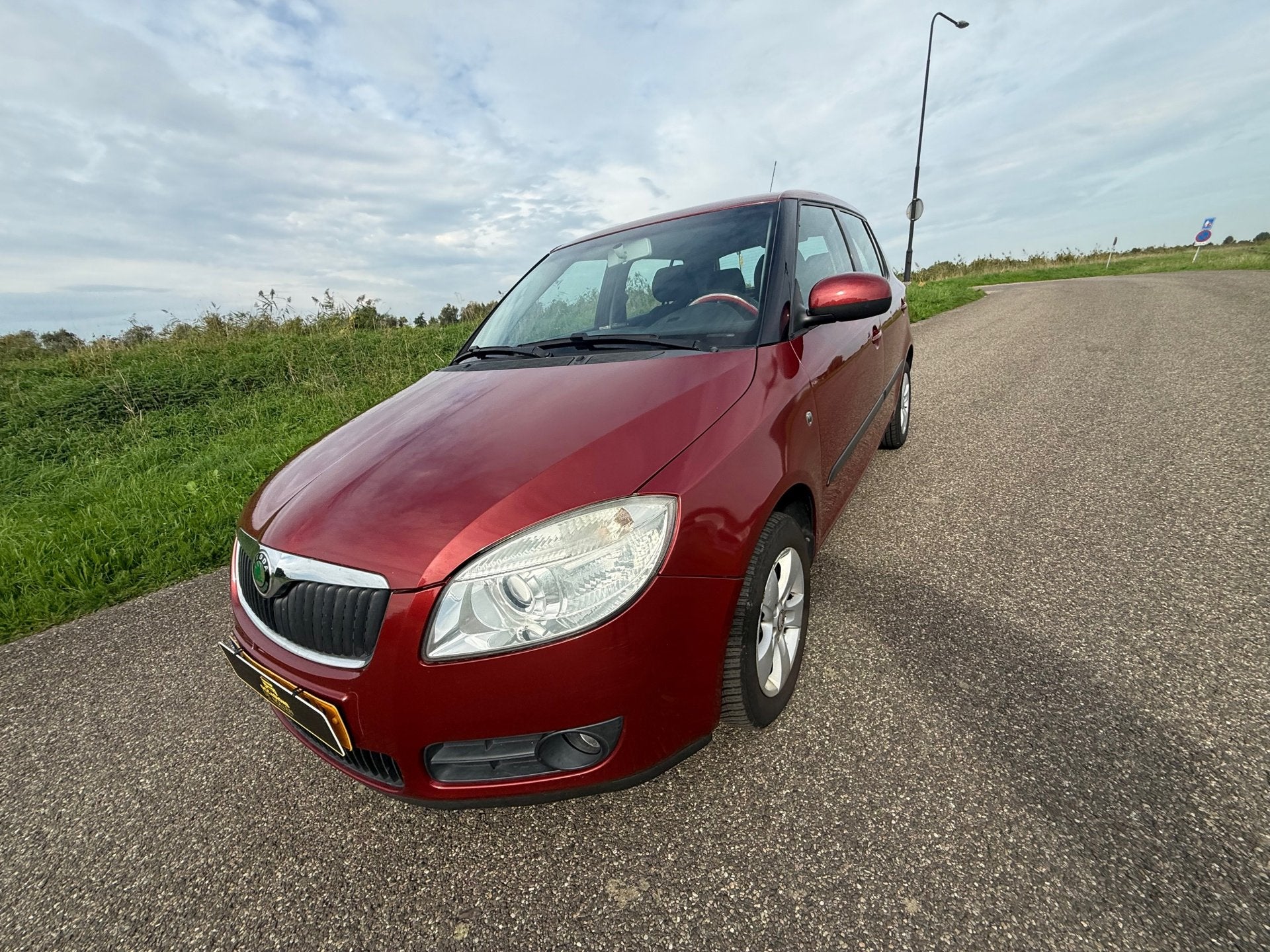 Skoda Fabia 1.4-16V Elegance incl NW APK EN ONDERHOUDT!, Voorwielaandrijving, 4 cilinders, Origineel Nederlands, Bedrijf