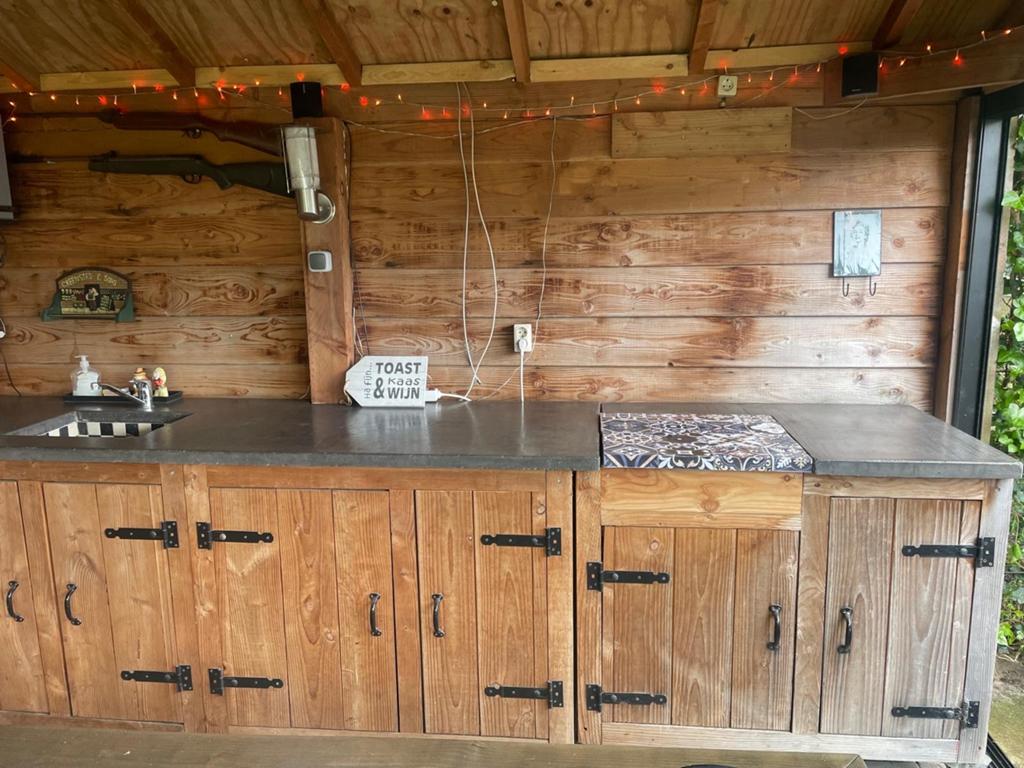 Buitenkeuken van douglas hout en stenen blad, Ophalen, Zo goed als nieuw, Hout, Overige typen