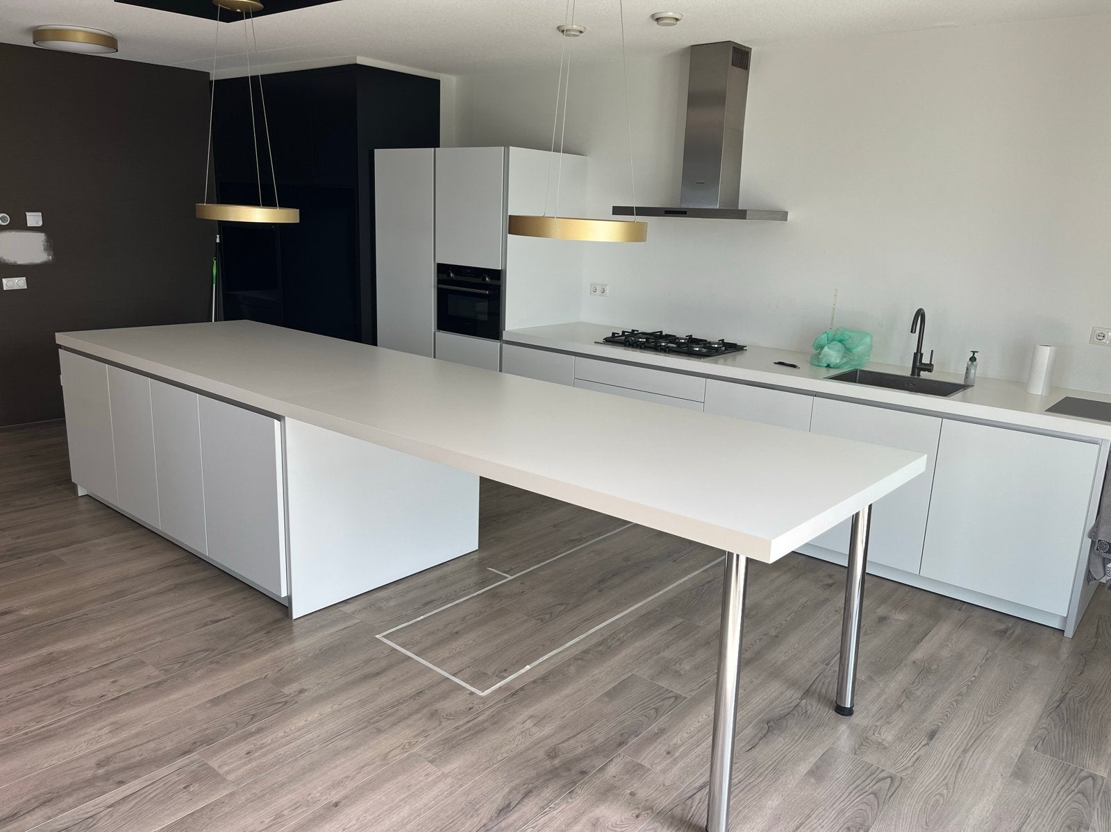 Bulthaup keukenwand en eiland met Siemens apparatuur 2020, Ophalen, Wit, Zo goed als nieuw, Greeploos