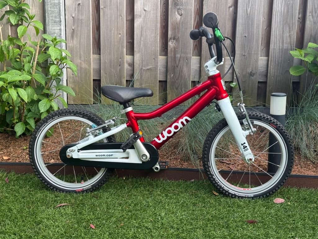 Woom 2 Kinderfiets - 10 Year Anniversary Edition, Fietsen en Brommers, Ophalen, Zo goed als nieuw, Velgrem, Minder dan 16 inch