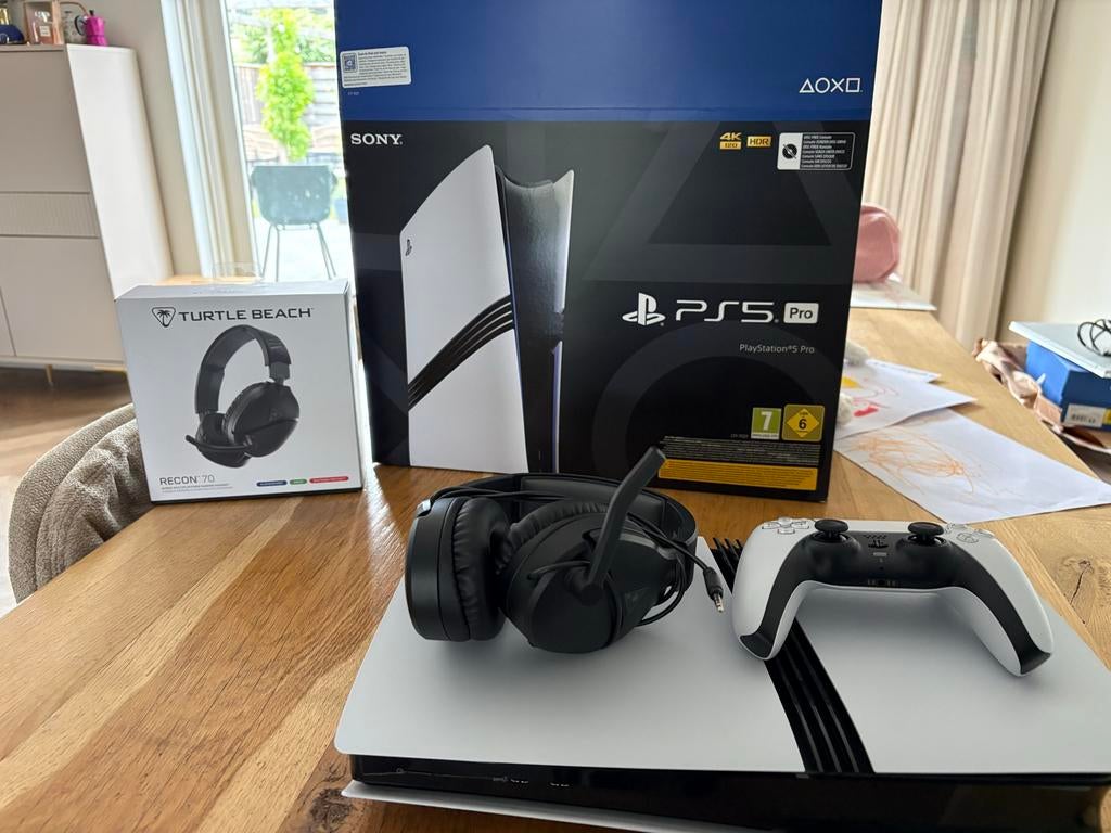 PlayStation 5 Pro met Turtle Beach Recon 70 Headset, Spelcomputers en Games, Spelcomputers | Sony PlayStation 5, Ophalen, Zo goed als nieuw
