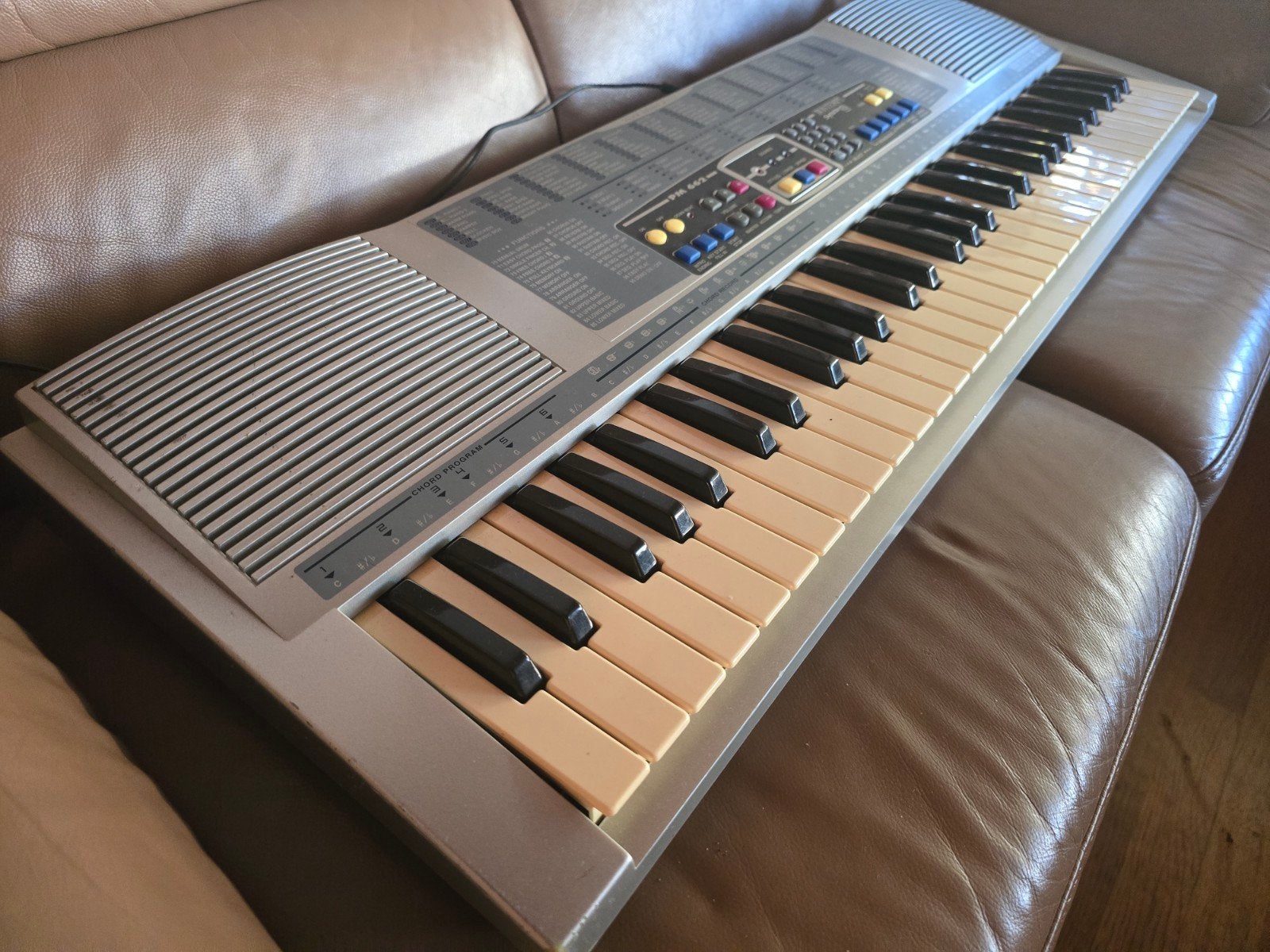 Synthesizer keyboard bontempi 100 voices 40 stijlen drumkit, Overige merken, 61 toetsen, Ophalen of Verzenden, Zo goed als nieuw