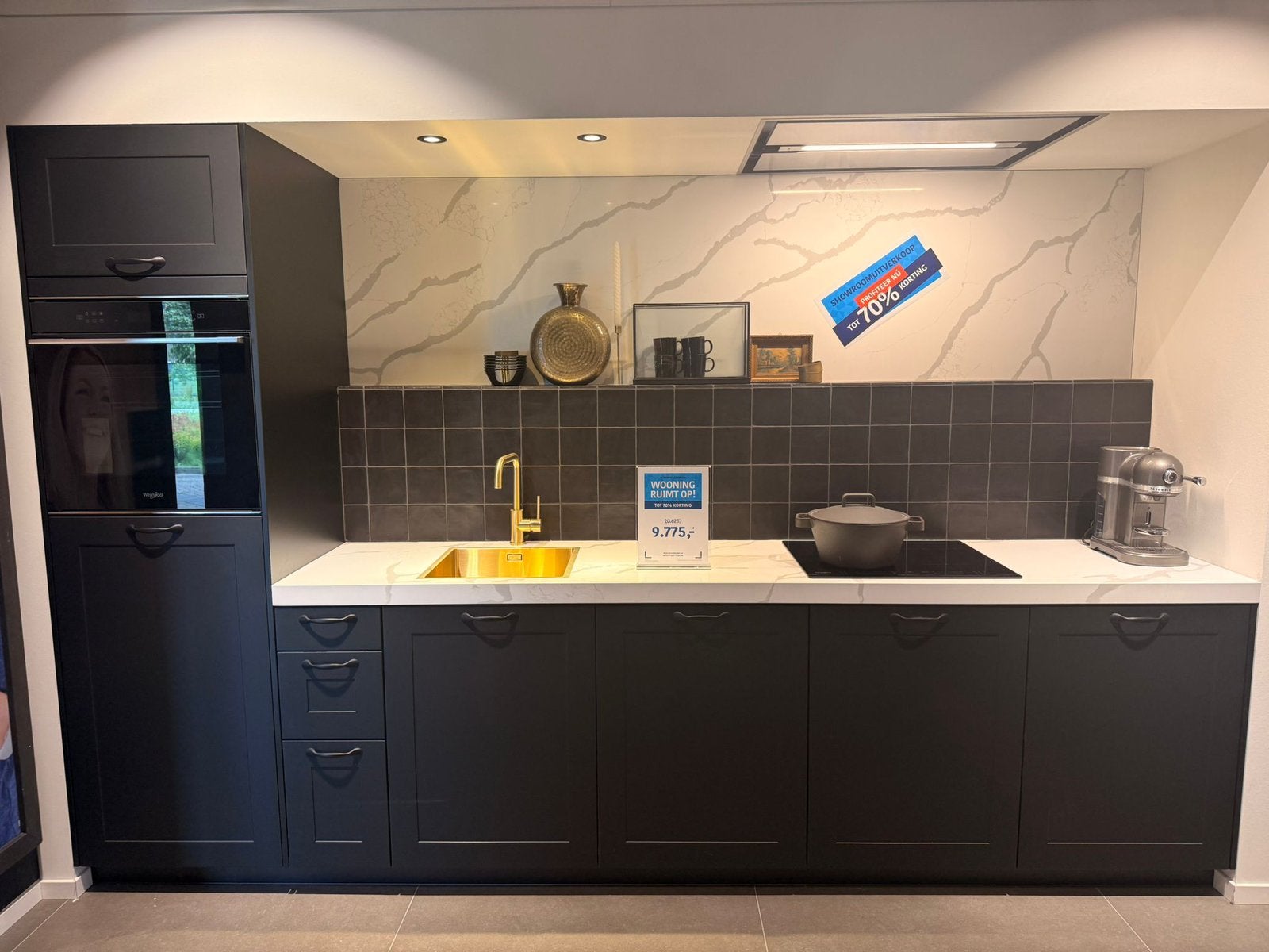 Moderne Zwarte Keuken met Composiet Werkblad (335cm), Ophalen, Zwart, Overige typen, Zo goed als nieuw