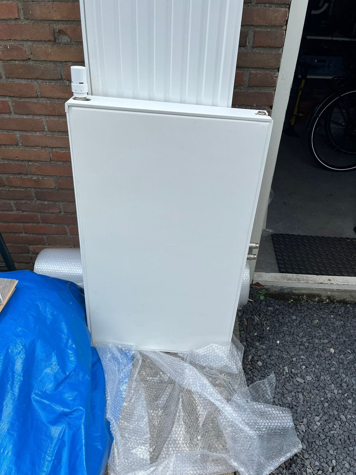 Design radiatoren (2) met ophangsysteem, Ophalen, 30 tot 80 cm, Radiator, Zo goed als nieuw