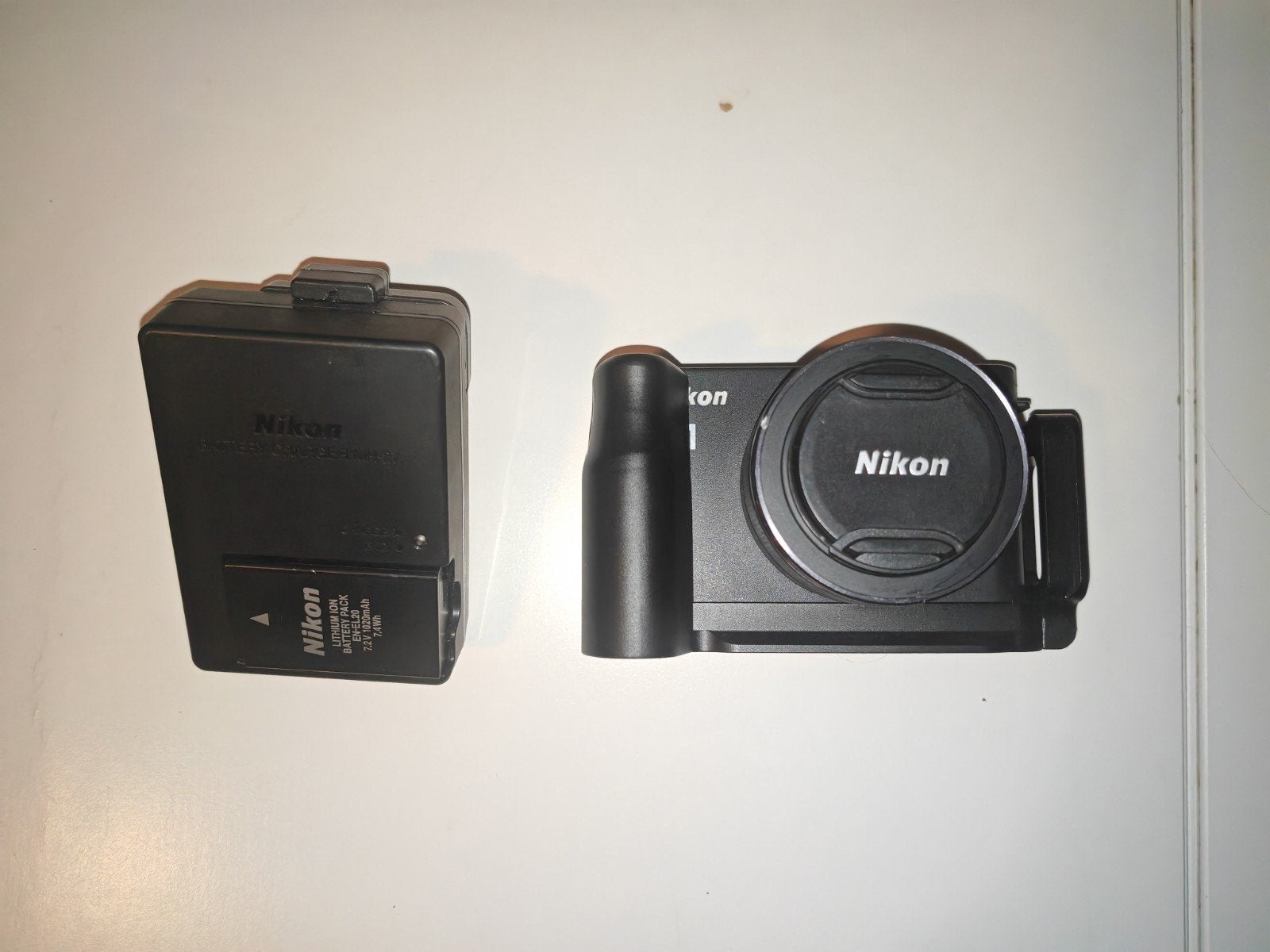 Nikon 1 J1 met kitlens, Ingebouwde flitser, Ophalen of Verzenden, Zo goed als nieuw, Nikon