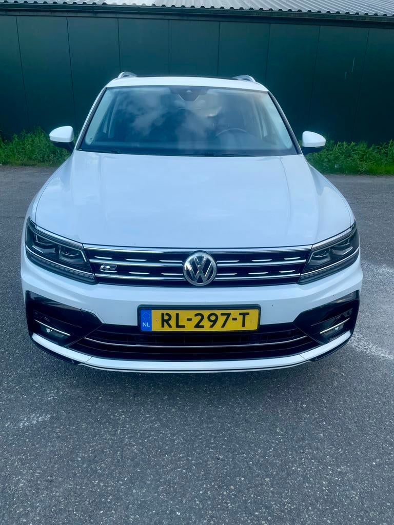 Volkswagen Tiguan 1.4 150pk Full option 3x R-line DSG Pano, Auto's, Volkswagen, Particulier, Tiguan, ABS, Achteruitrijcamera, Adaptieve lichten