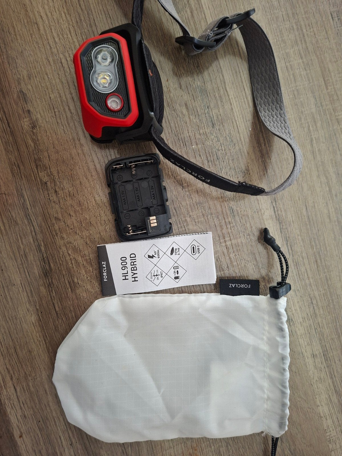 Forclaz HL900 HYBRID hoofdlamp - 600 lumen, Ophalen of Verzenden, Zo goed als nieuw, Accu
