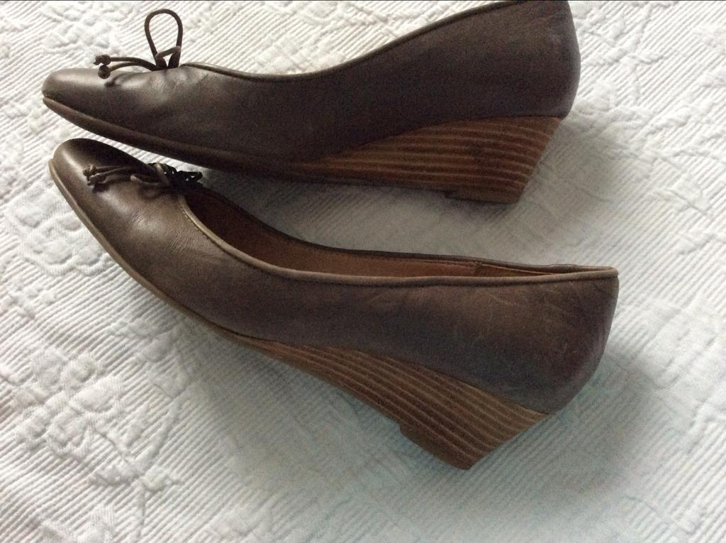 Cindy Crawford Damesschoenen Maat 38 Beige Sledehak, Kleding | Dames, Ophalen of Verzenden, Gedragen, Beige, Schoenen met hoge hakken