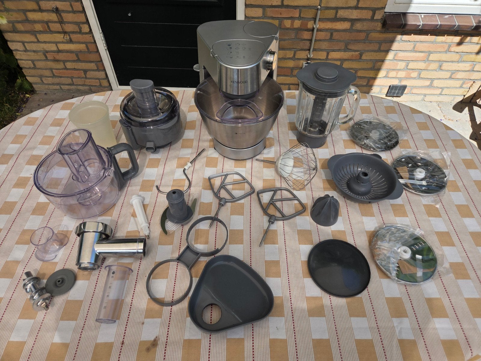 Kenwood Chef Titanium Keukenmachine incl alle accessoires, Witgoed en Apparatuur, 4 liter of meer, Ophalen of Verzenden, Zo goed als nieuw