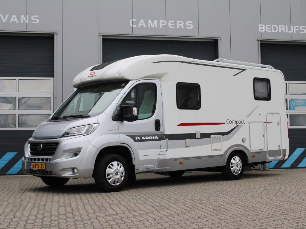 Adria Compact SL Enkele bedden | Bearlock, Ringverwarming, Fiat, 6 tot 7 meter, Bedrijf