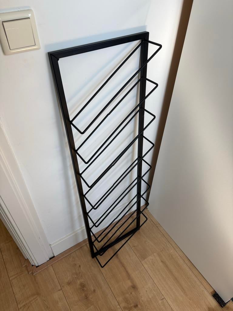 Zwart metalen wijnrek voor aan de muur, Ophalen, Zo goed als nieuw, Metaal, 75 cm of meer