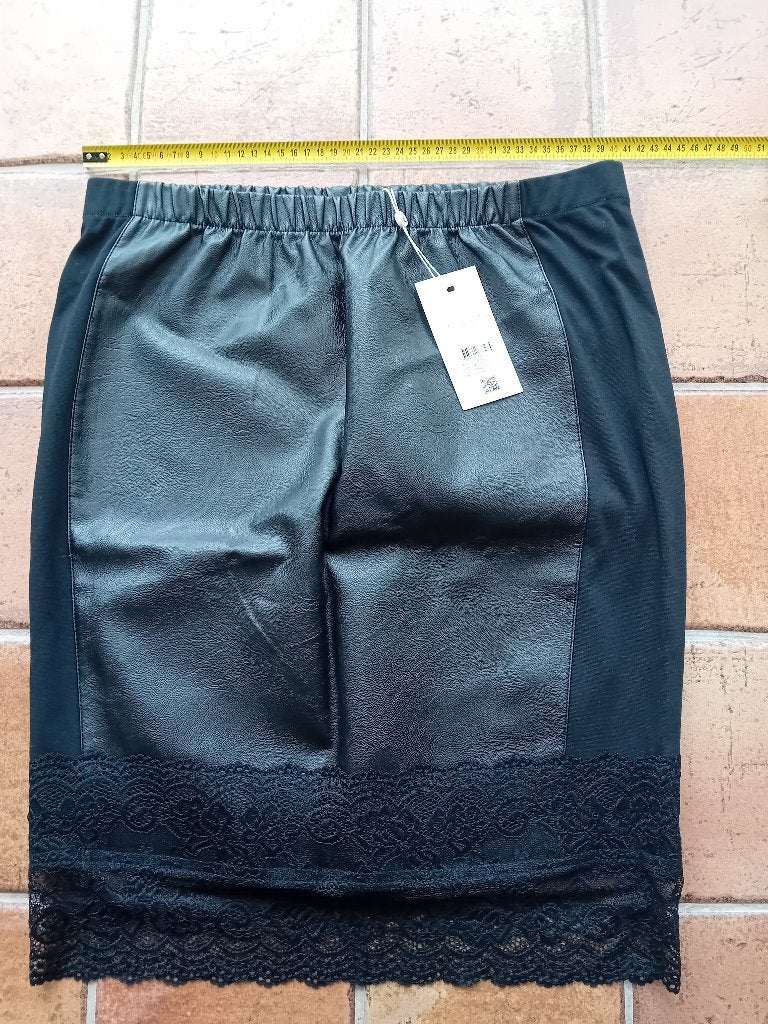 Gave nieuwe rok van Zhenzi maat s = 42/44, Ophalen, Nieuw, Maat 42/44 (L), Onder de knie