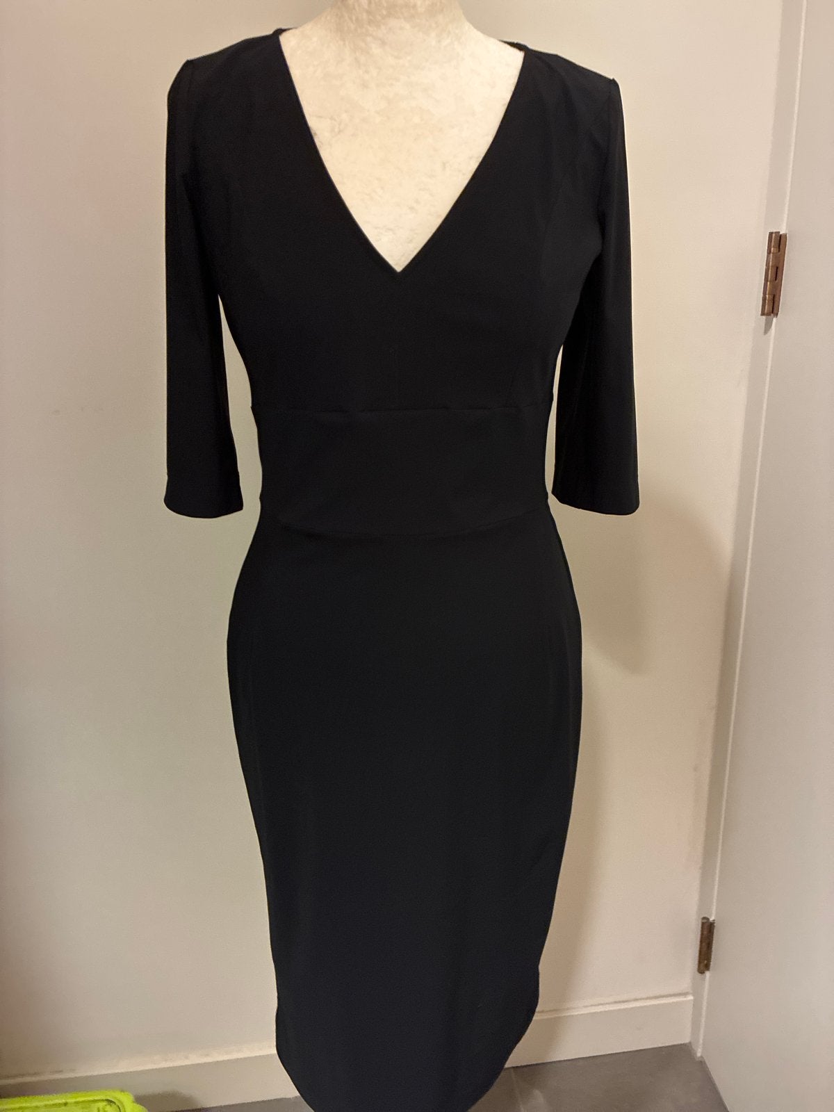 LaDress Bette xxs zgan Zwarte Jurk met V-hals en 3/4 Mouwen, Zwart, Ophalen of Verzenden, Zo goed als nieuw, Maat 34 (XS) of kleiner