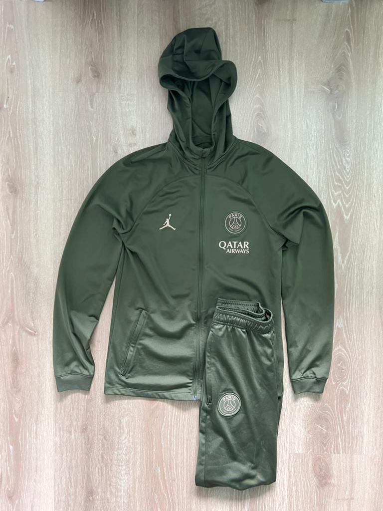 PSG groen trainingspak Jordan 23/24 Maat 147-158, Gebruikt, Jongen of Meisje, Jordan, Sport- of Zwemkleding