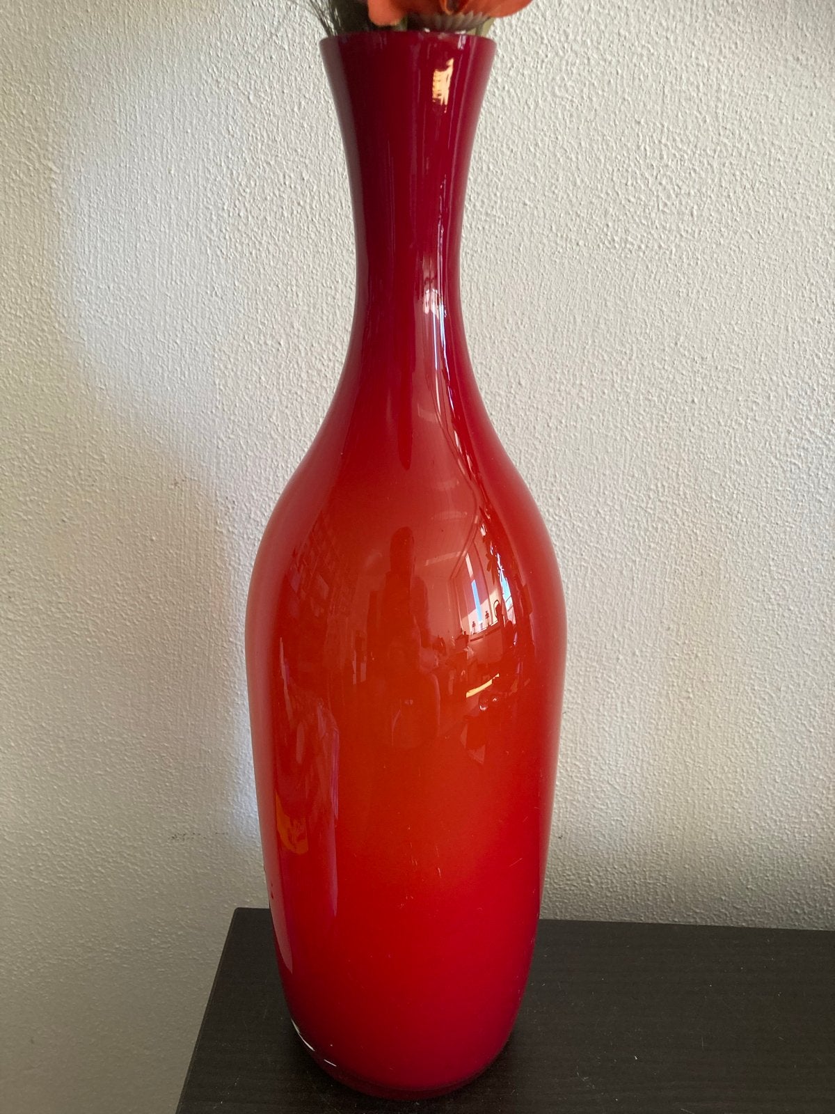 Rode glazen vaas met witte binnenzijde, 40,5 cm hoog, Ophalen of Verzenden, Gebruikt, Rood, Glas
