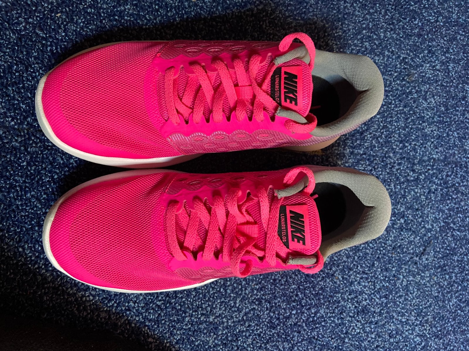 Nike Lunarstelos hardloopschoenen - Felroze, Ophalen of Verzenden, Roze, Sneakers of Gympen, Zo goed als nieuw