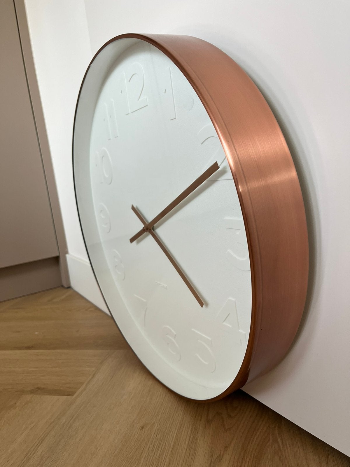 Grote Karlsson wandklok wit/rose goud, Huis en Inrichting, Ophalen, Wandklok, Wit, Analoog