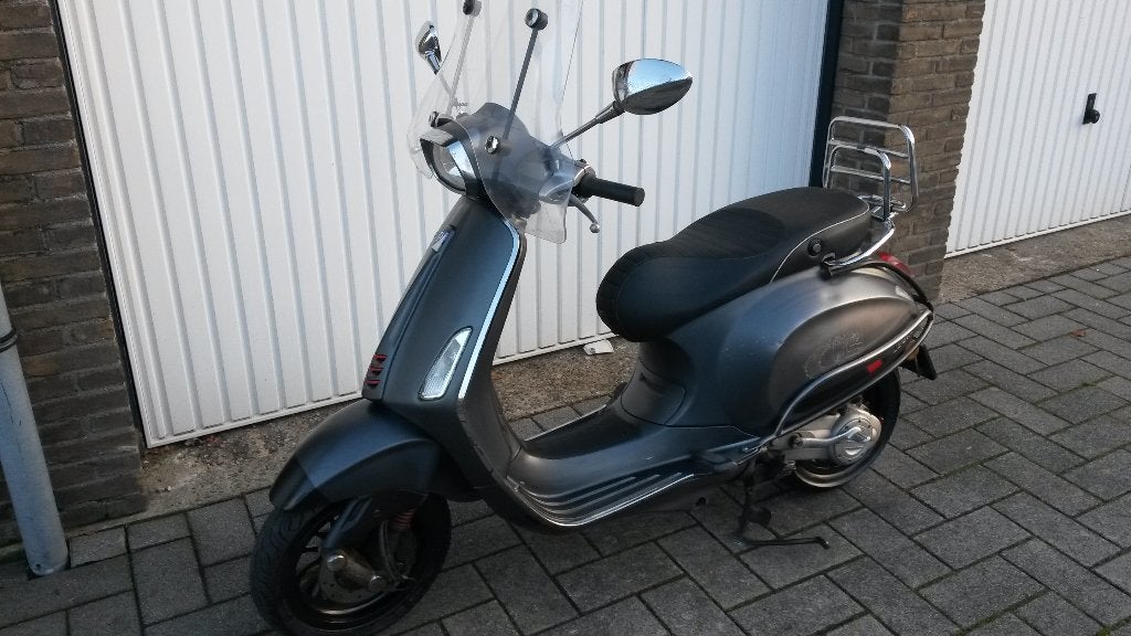 vespa sprint 2017, inruil mogelijk, Fietsen en Brommers, Overige modellen, Ophalen of Verzenden, Zo goed als nieuw, Benzine