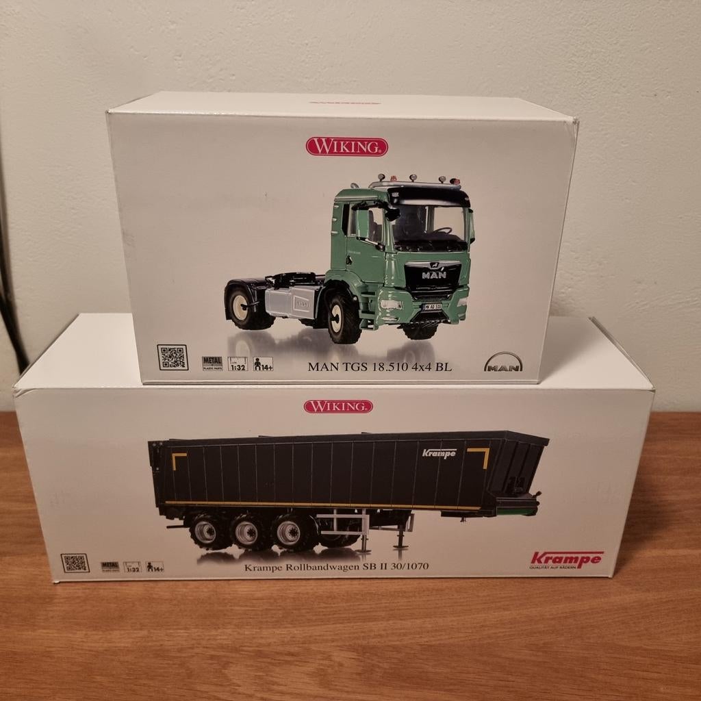Set MAN TGS + Krampe Rollbandwagen Wiking, Ophalen of Verzenden, Nieuw, Tractor of Landbouw, Overige merken