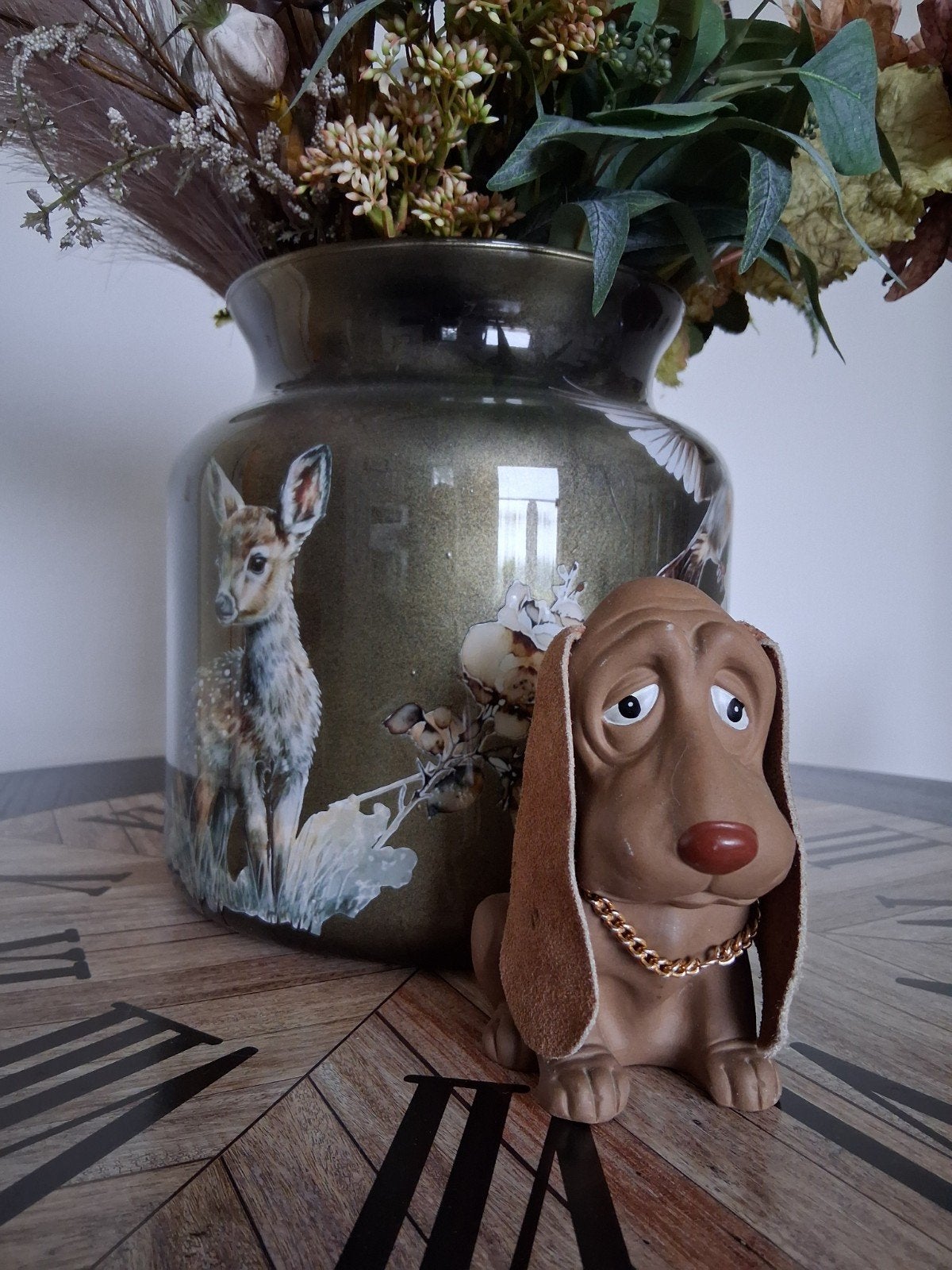 Vintage beeldje spaarpot hondje basset hound met ketting en, Verzamelen, Verzenden, Gebruikt