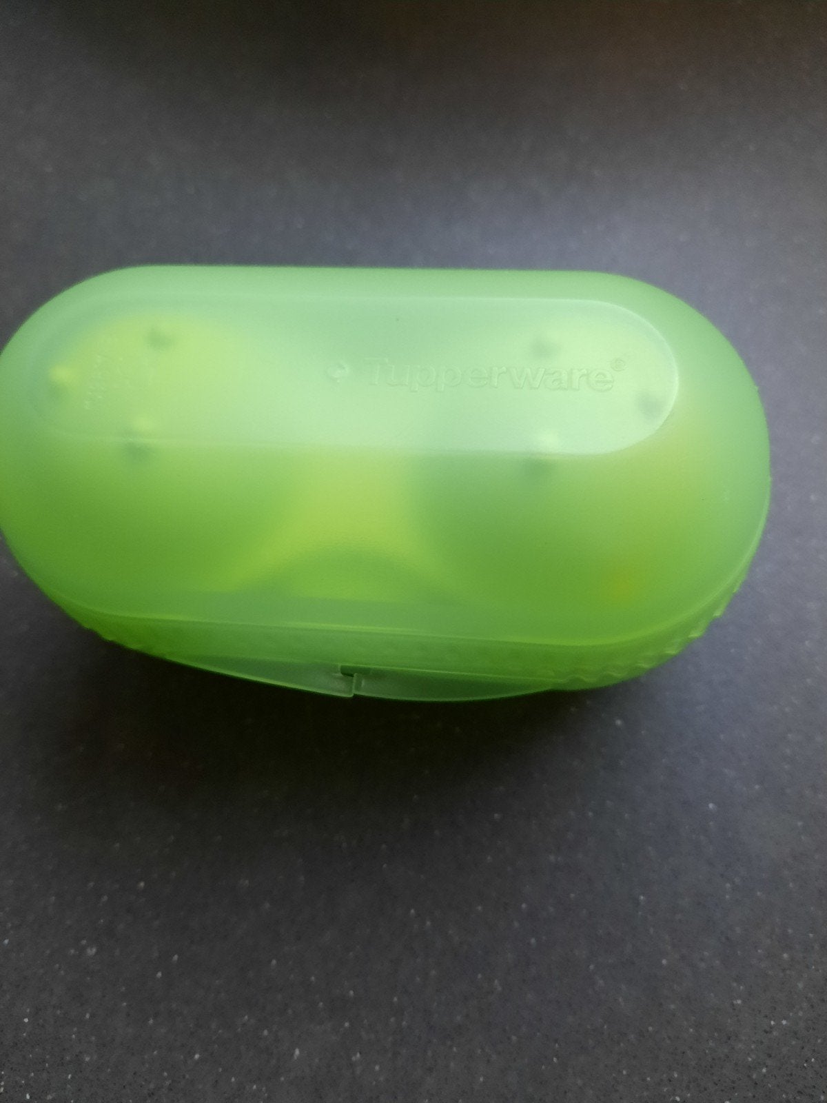 Tupperware Eierhouder Groen - Perfect voor onderweg, Huis en Inrichting, Ophalen of Verzenden, Zo goed als nieuw, Groen, Overige typen