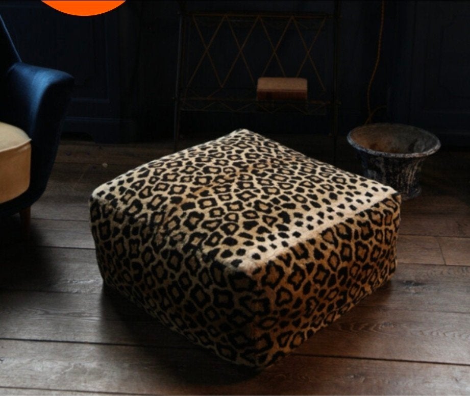 Doing Goods Leopard / panter poef ZGAN!, Ophalen of Verzenden, Zo goed als nieuw, 50 tot 75 cm, Vierkant