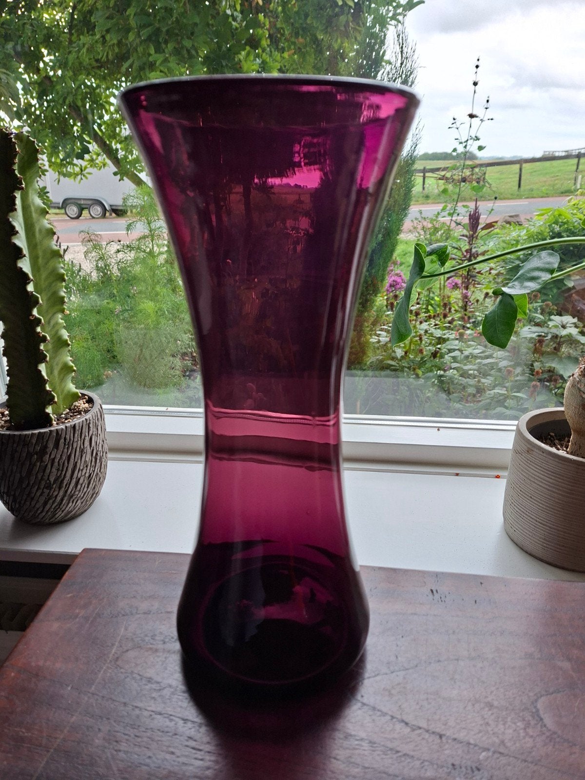 paars aubergine kleurige  glazen vaas, Ophalen of Verzenden, Paars