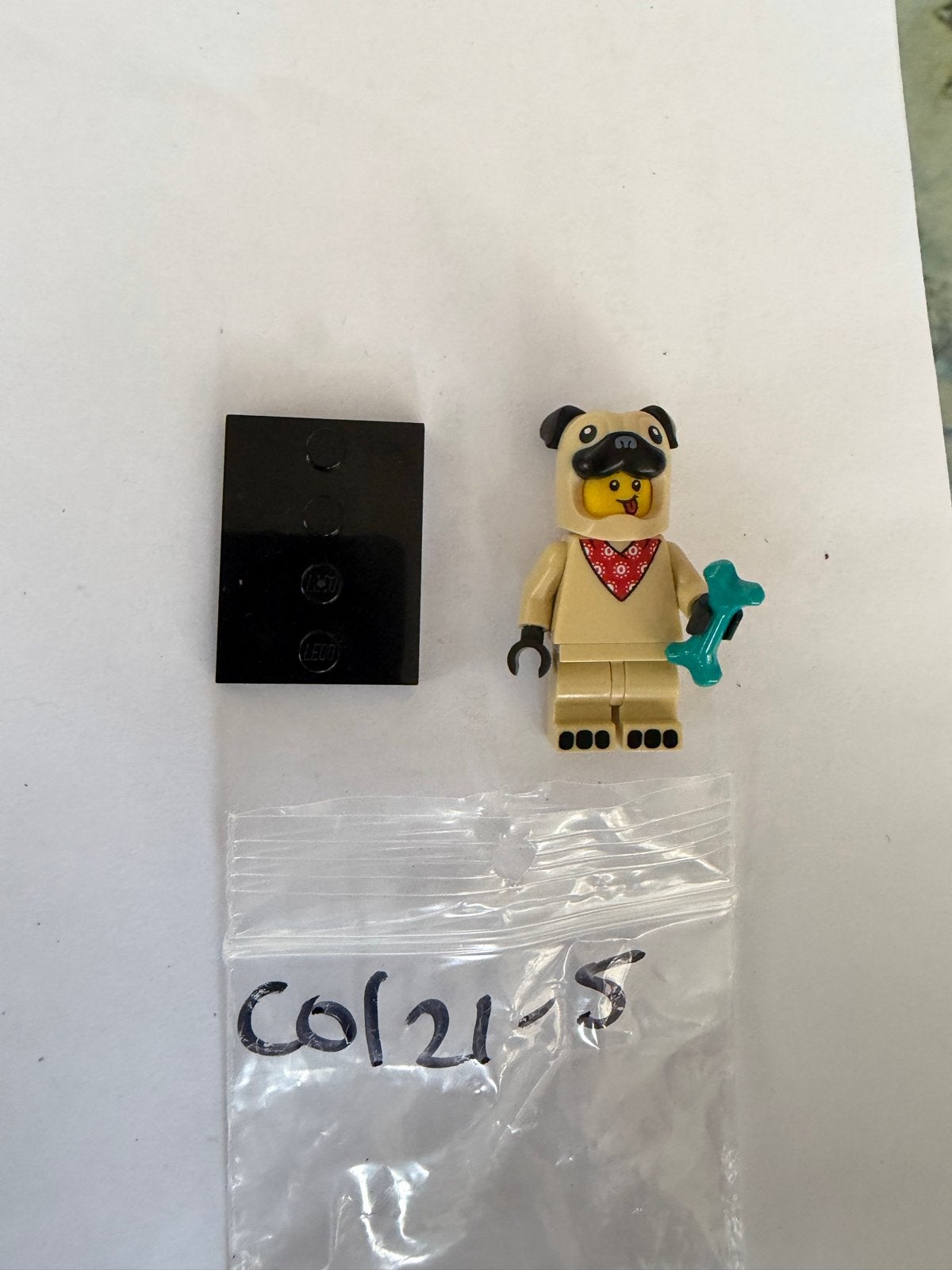 LEGO Minifiguur Mopshond Kostuum (COL21-5), Lego, Ophalen of Verzenden, Zo goed als nieuw, Minifiguren serie