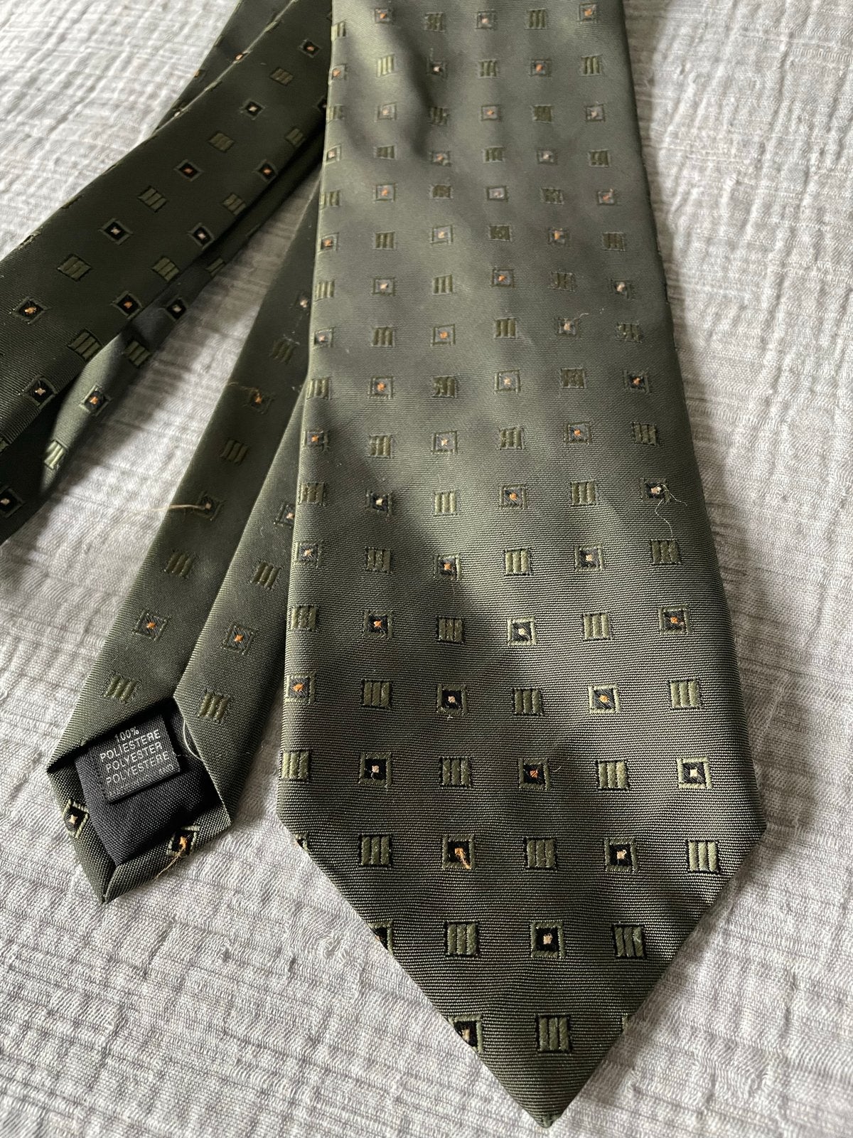 Altio 100% Polyester Donkergroene Stropdas, Kleding | Heren, Stropdassen, Ophalen of Verzenden, Zo goed als nieuw, Groen, Met patroon