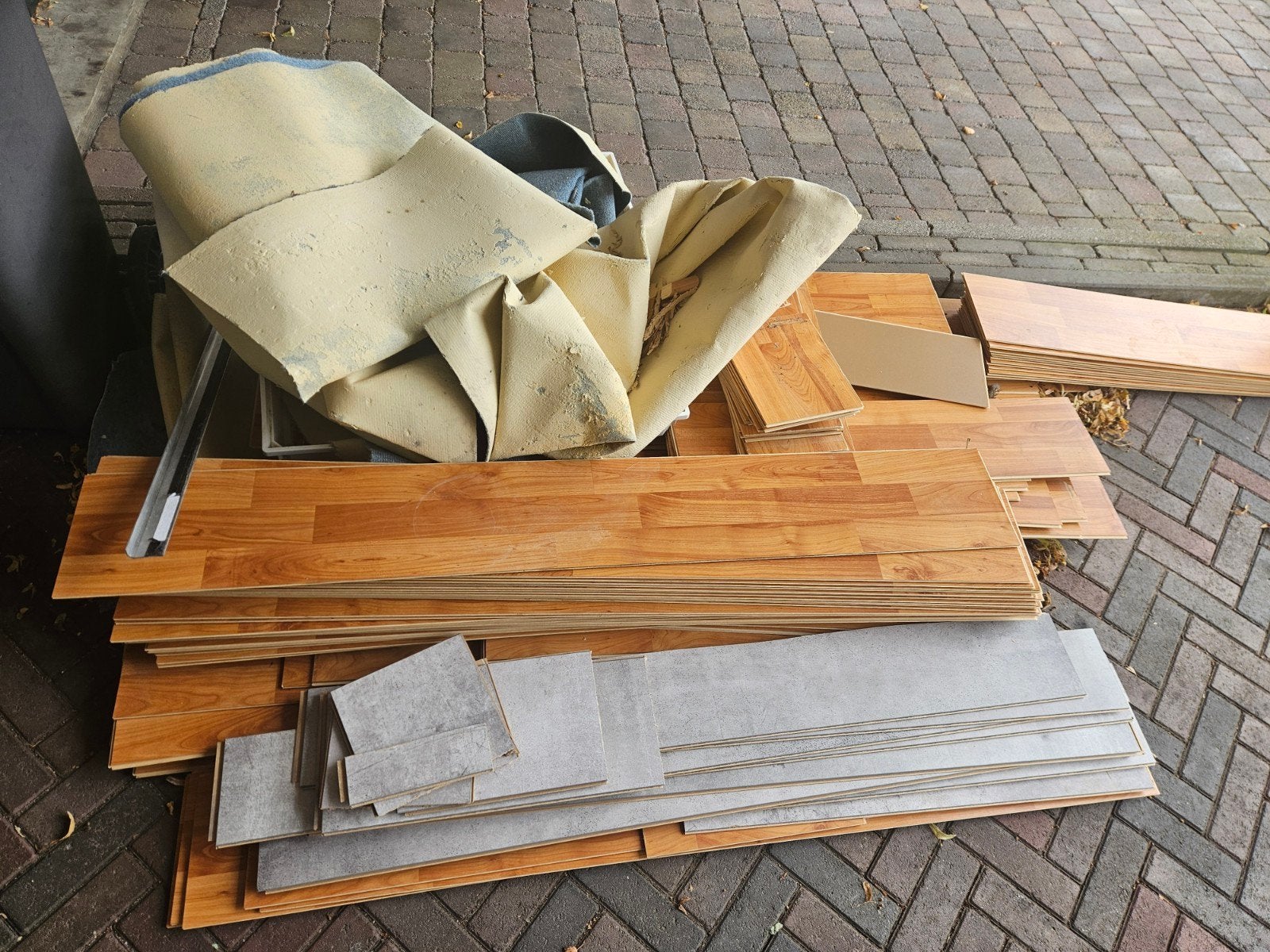Gratis Laminaat en Vloerdelen - Diverse Soorten en Maten, Ophalen, Gebruikt, 50 tot 150 cm, Minder dan 5 m²