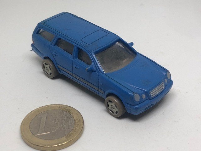 Mercedes W210 Station Blauw, Kentoys, Hobby en Vrije tijd, Ophalen of Verzenden, Gebruikt, Auto