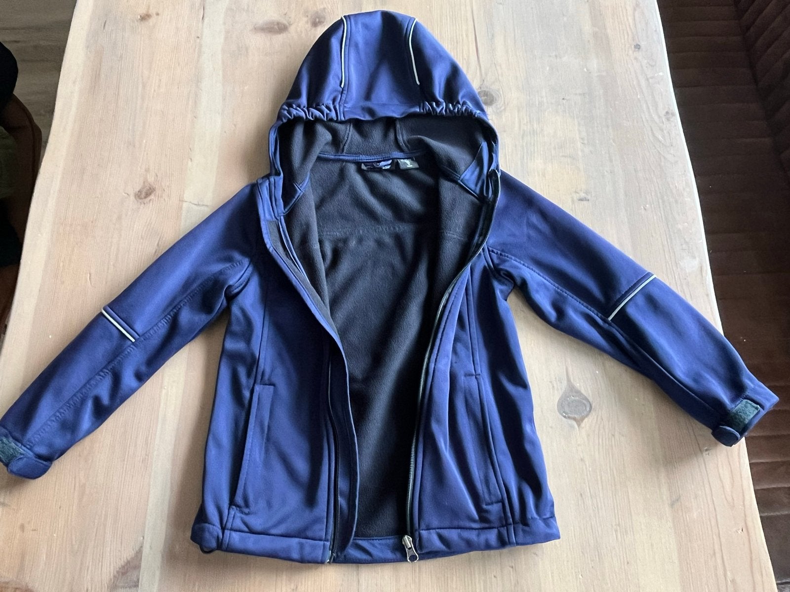 Softshell jas maat 128, Ophalen of Verzenden, Gebruikt, Jongen of Meisje, Jas