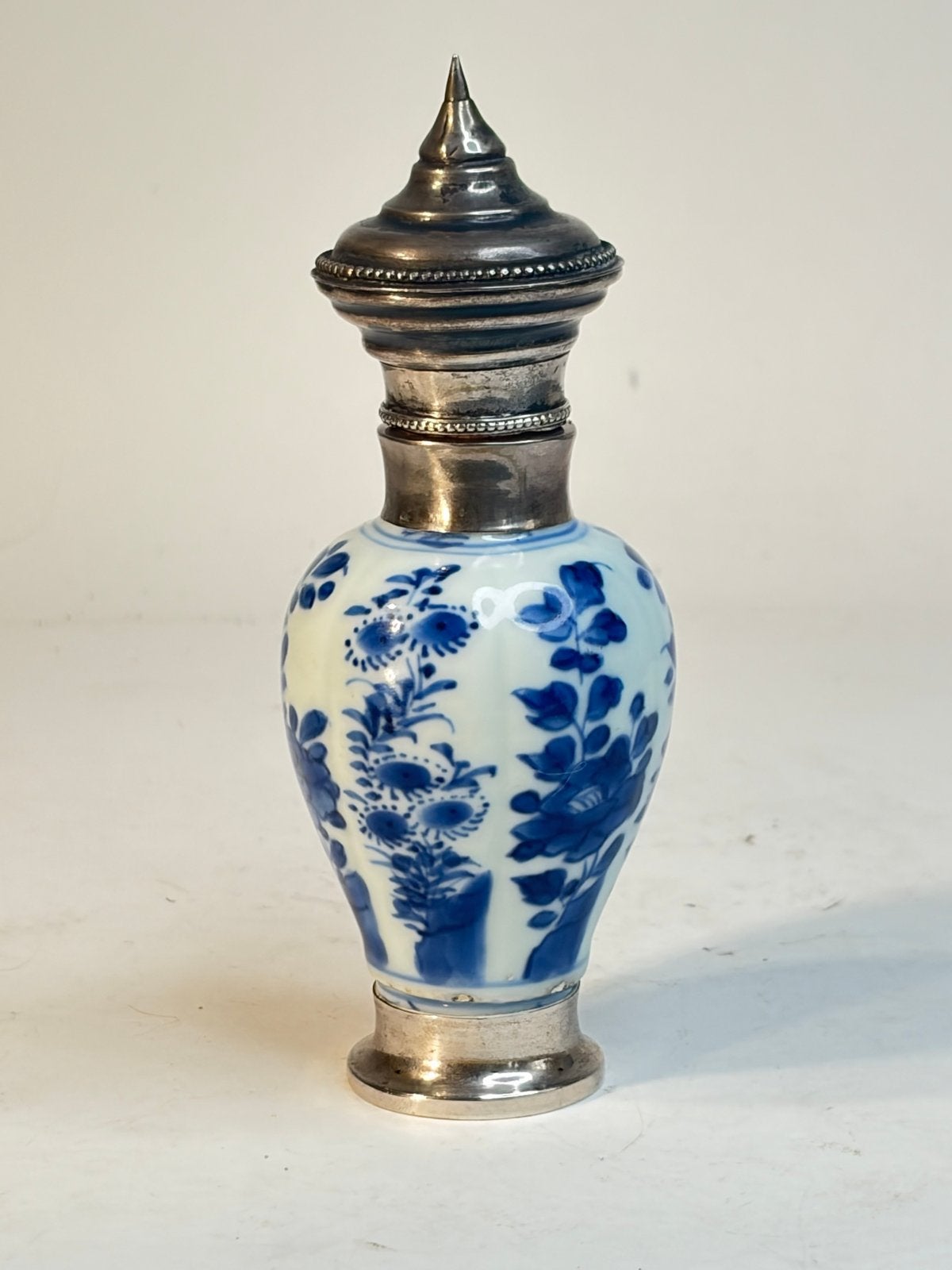 Antiek Chinees blauw wit porselein flesje met zilver, Antiek en Kunst, Ophalen of Verzenden