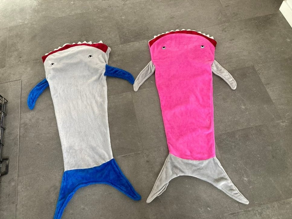 Twee warme fleecekleden haai haaien fleecedeken deken, Ophalen of Verzenden, Zo goed als nieuw, Overige typen