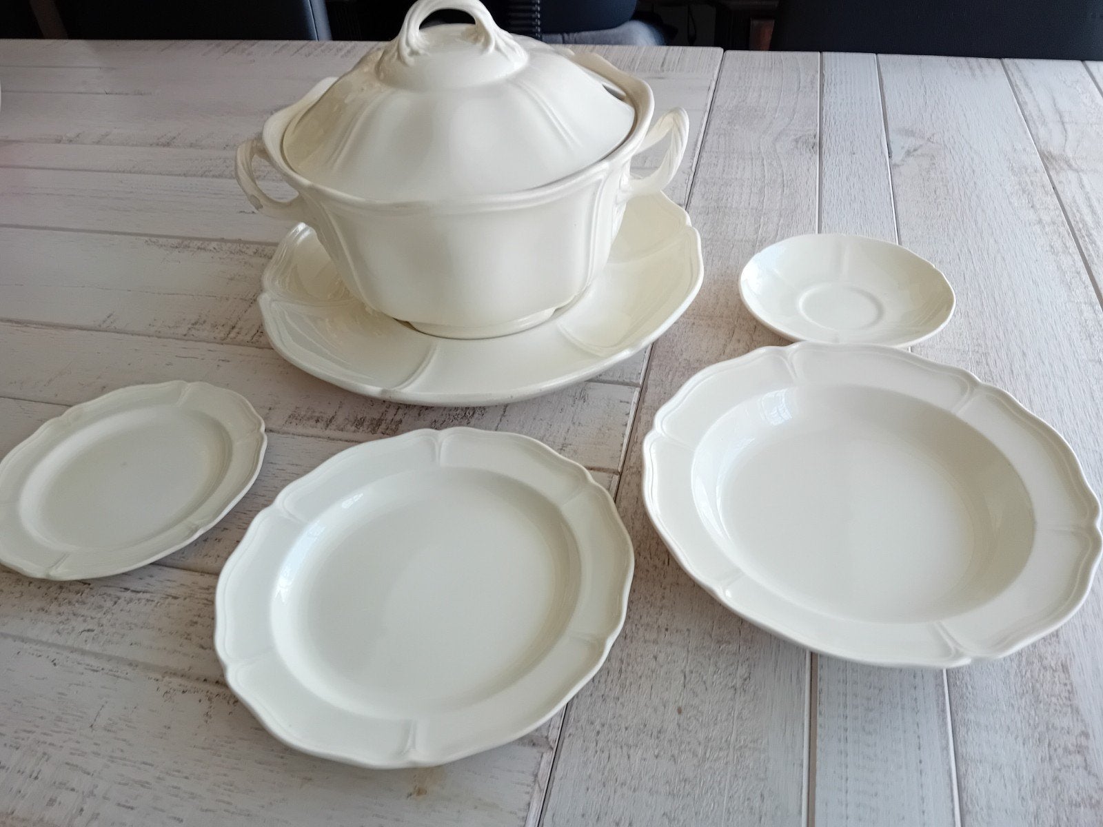 Wedgwood Queens Ware Queens Shape Queens plain. 
Puntgaaf.
N, Ophalen of Verzenden, Overige stijlen, Aardewerk, Schaal of Schalen