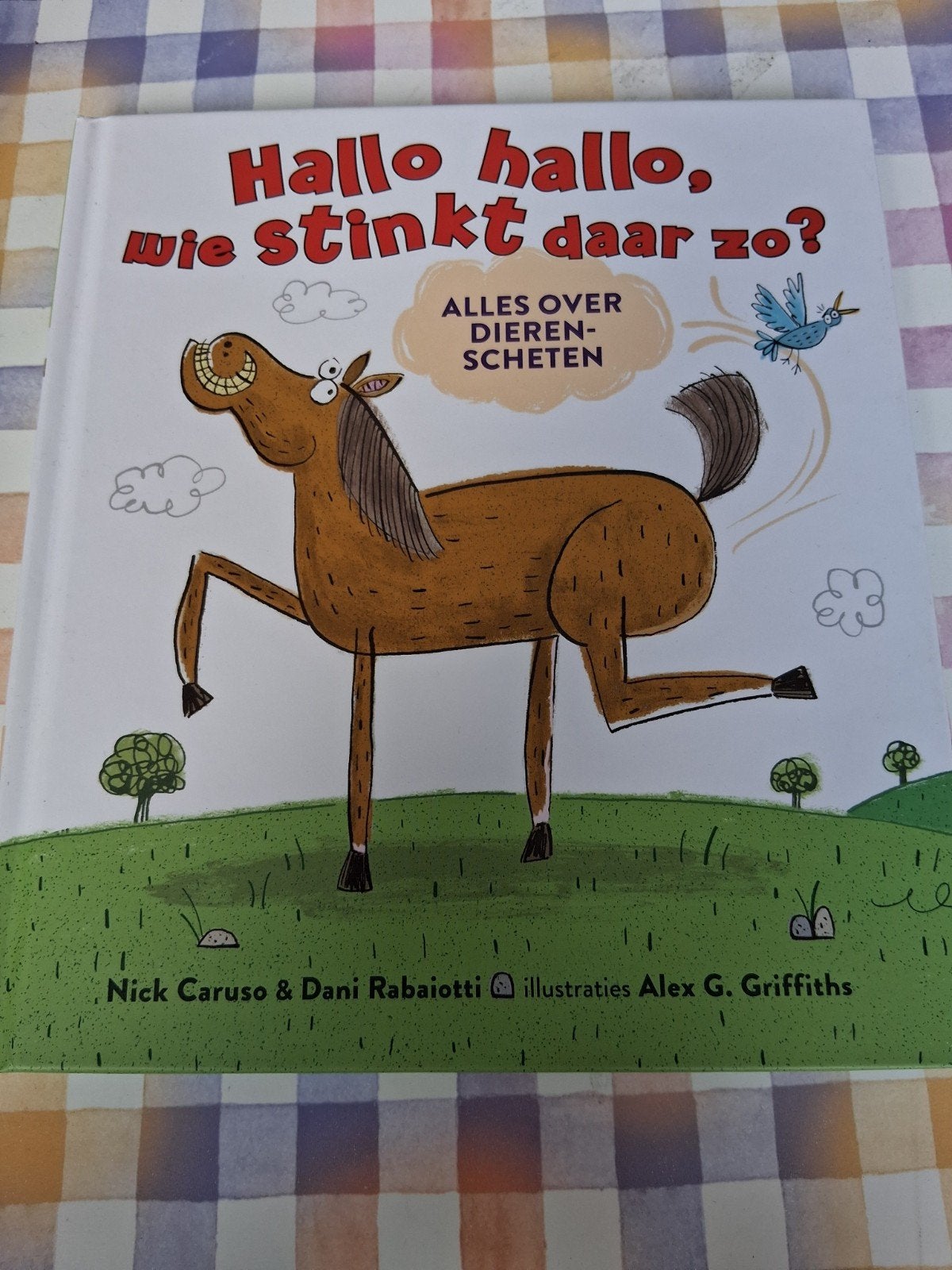 boek hallo hallo wie stinkt daar zo?, Ophalen of Verzenden, Zo goed als nieuw, Non-fictie