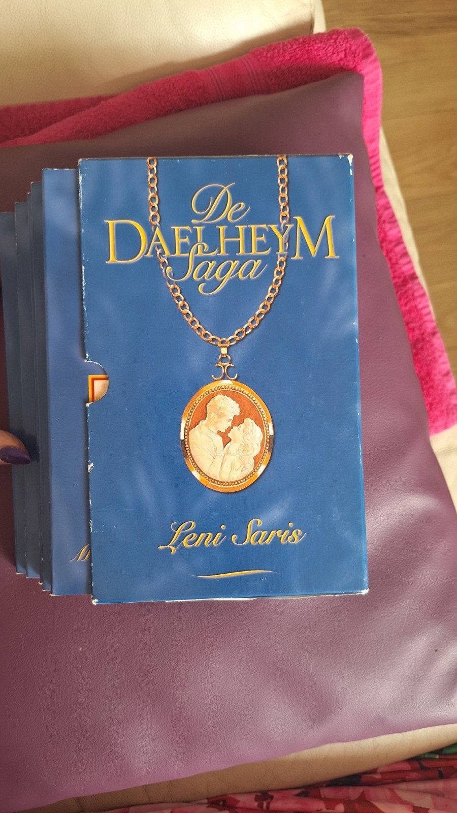 De Daelheym Saga - Leni Saris (5 delen), Ophalen of Verzenden, Gelezen, Leni Saris, Nederland