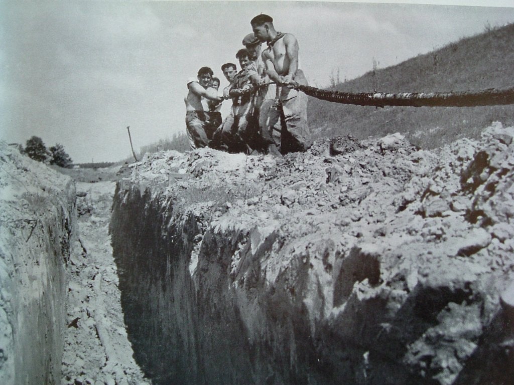 Land onder stroom, P.N.E.M. 1914 - 1964, Ophalen of Verzenden, Max Dendermonde, 20e eeuw of later, Gelezen