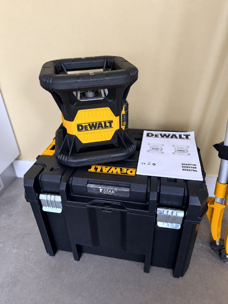 DeWalt DCE079G 18V groene rotatielaser complete set +statief, Ophalen, Zo goed als nieuw