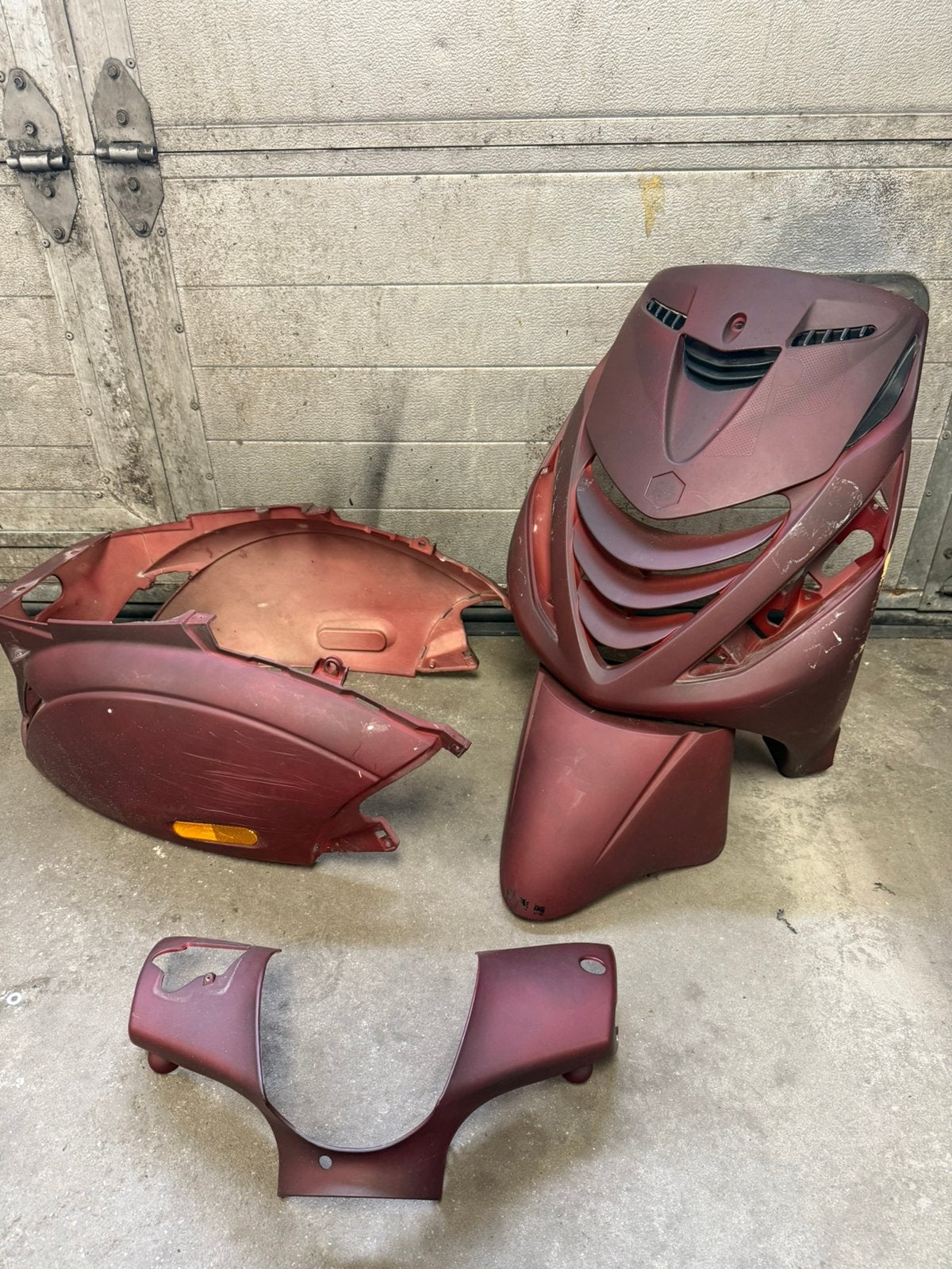 Piaggio zip sp kappenset mat rood beschadigd, Ophalen, Pepe, Info@pepeparts.nl, NL